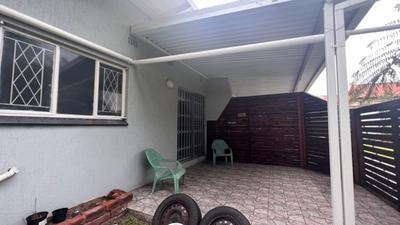 Cottage For Rent in Queensburgh, Queensburgh