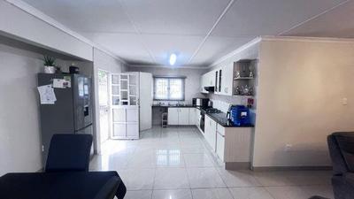 Townhouse For Sale in Northdene, Queensburgh