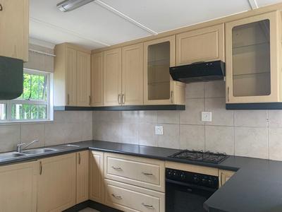 Townhouse For Rent in Hillary, Durban