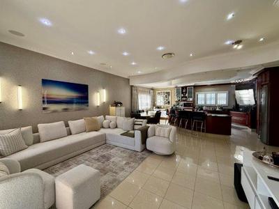 Townhouse For Sale in Malvern, Queensburgh